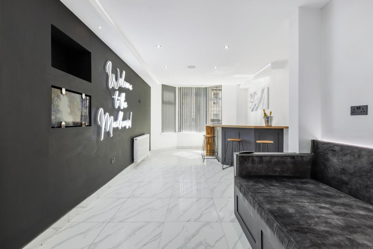 Crystal Towers Sasco Apartments Блекпул Екстериор снимка