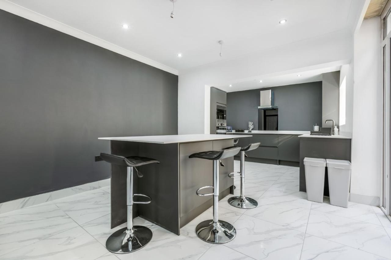Crystal Towers Sasco Apartments Блекпул Екстериор снимка