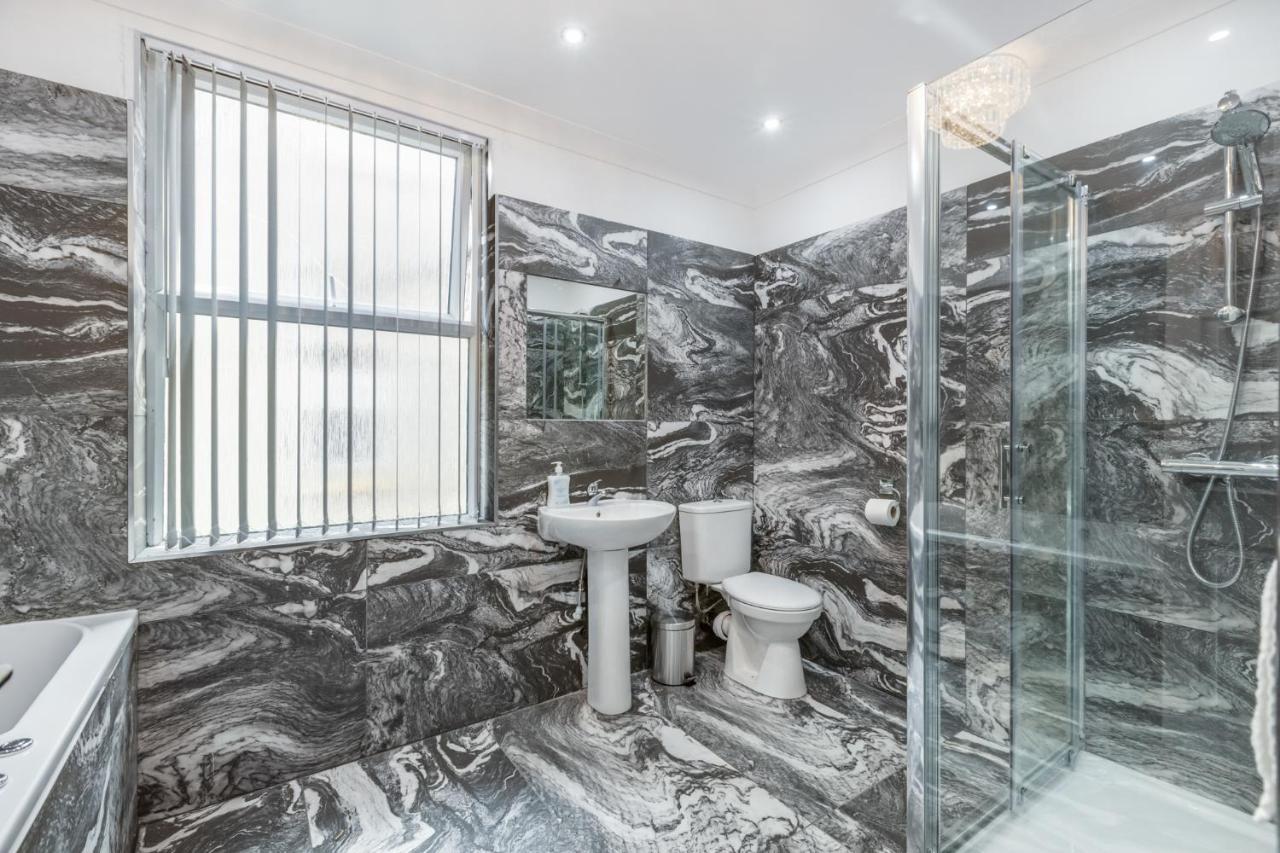 Crystal Towers Sasco Apartments Блекпул Екстериор снимка