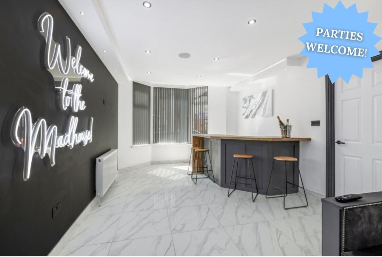 Crystal Towers Sasco Apartments Блекпул Екстериор снимка